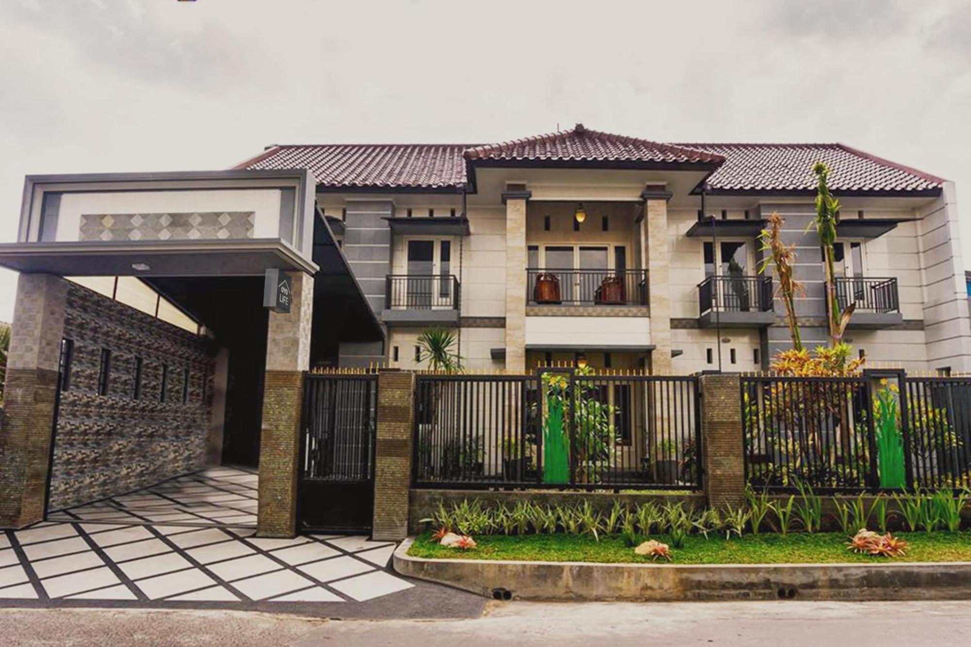 Oyo Life 2399 Gerbera House - Kos Putri Hotel Malang Exterior photo